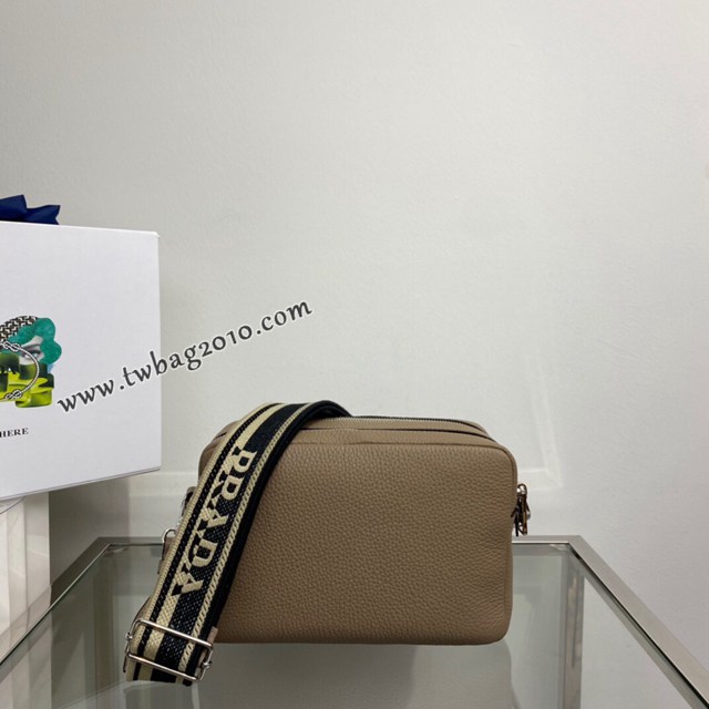 Prada專櫃新款雙肩帶鹿皮紋牛皮斜挎包 1BH082 普拉達頂級原單男士肩背包 csp1043